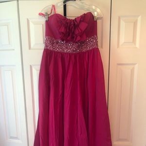 Floor length prom/formal dress!